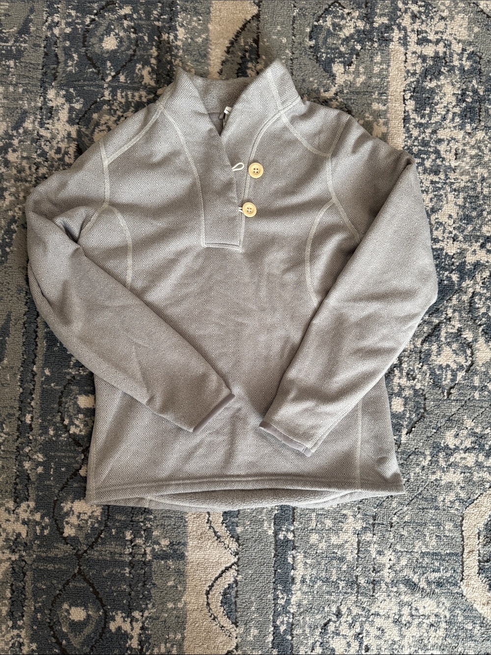 The North Face Women's Light Gray Fleece Pullover